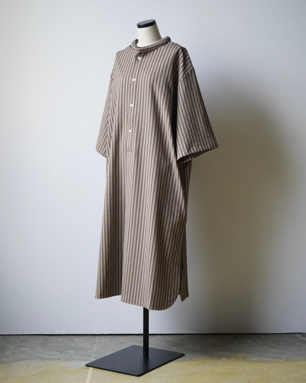 CAFTAN WITH PADDED COLLAR