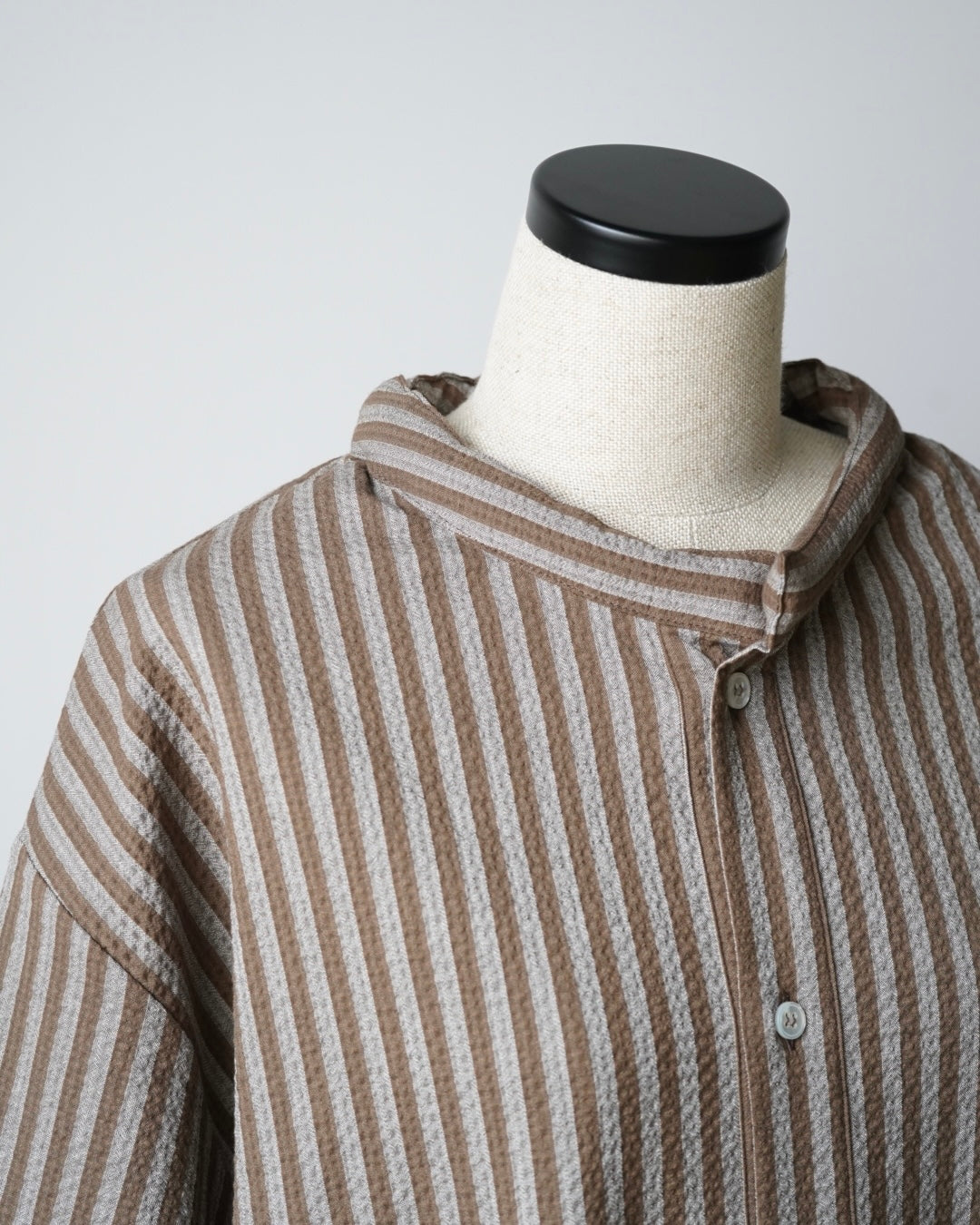 CAFTAN WITH PADDED COLLAR