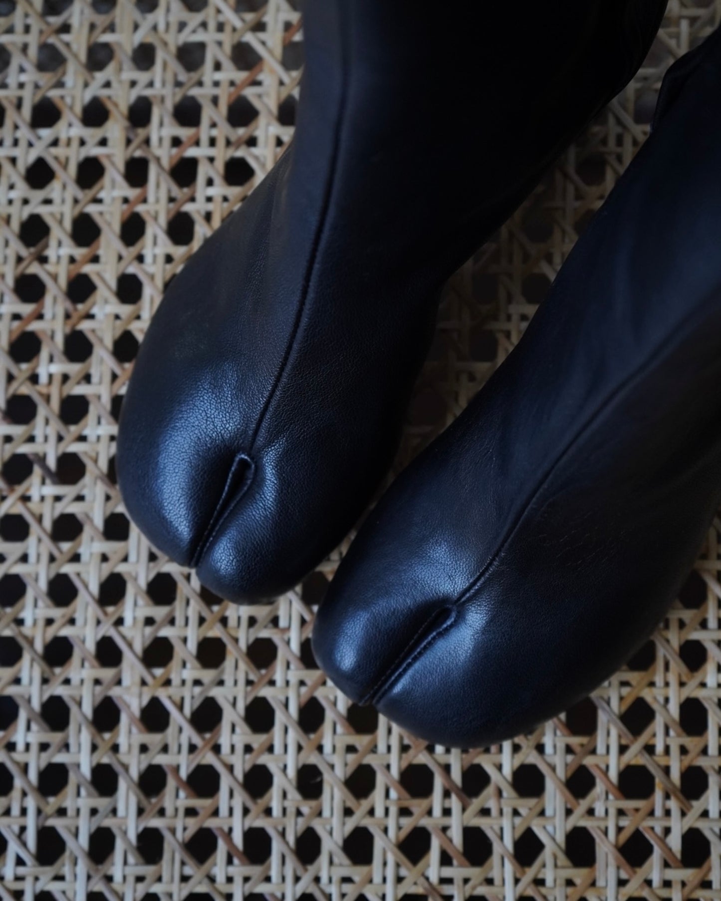 S58WU0246 TABI BOOTS