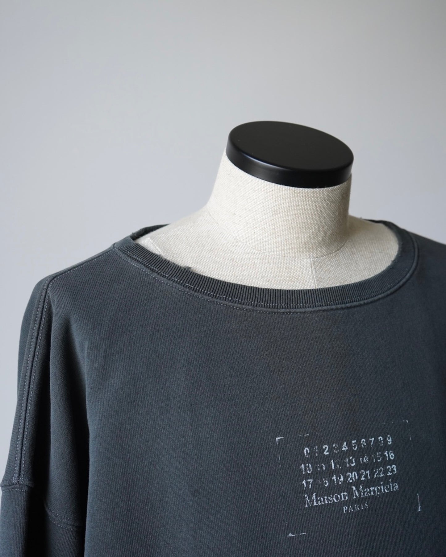 S50GU0235 STAMP LOGO SWEATSHIRT