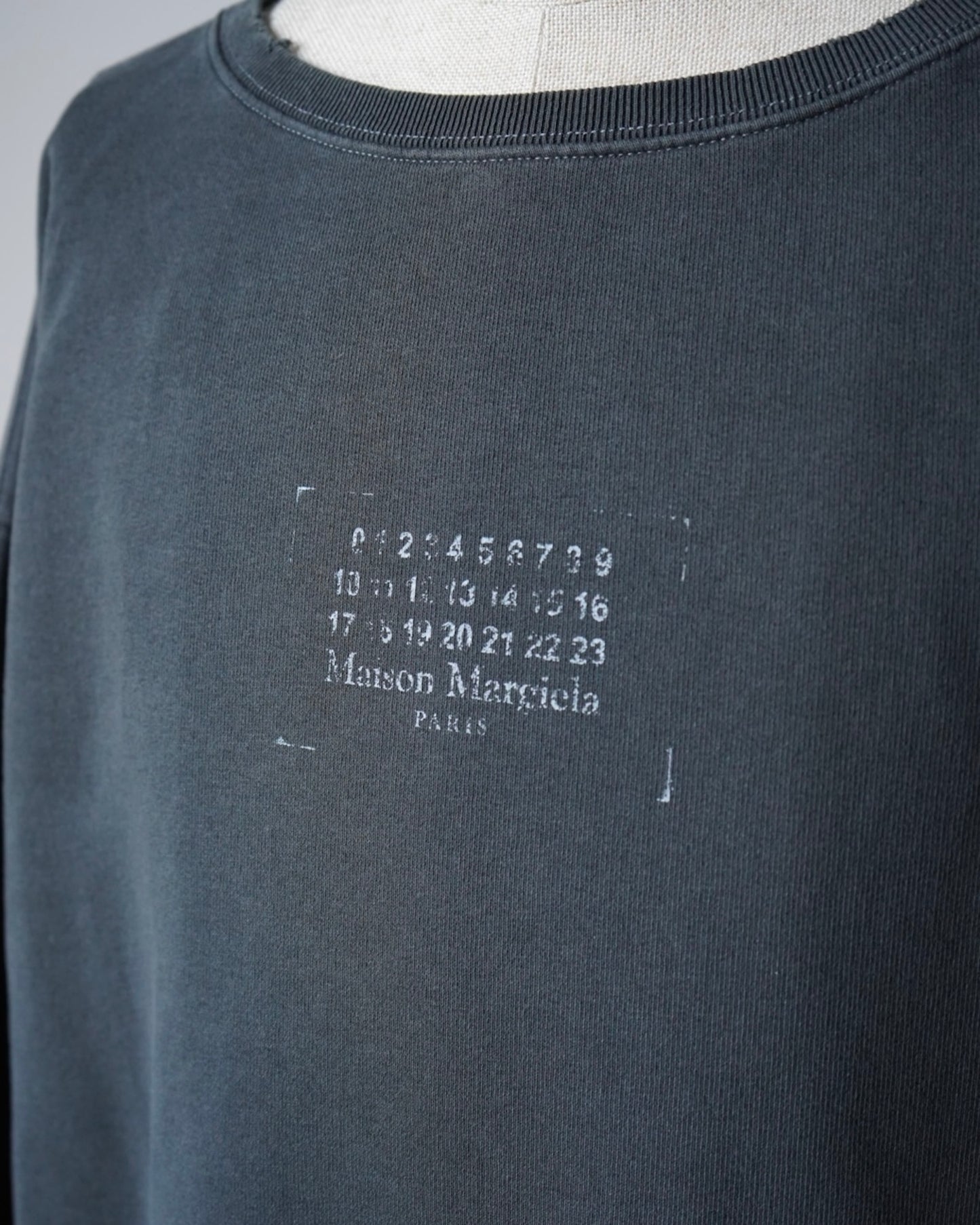 S50GU0235 STAMP LOGO SWEATSHIRT