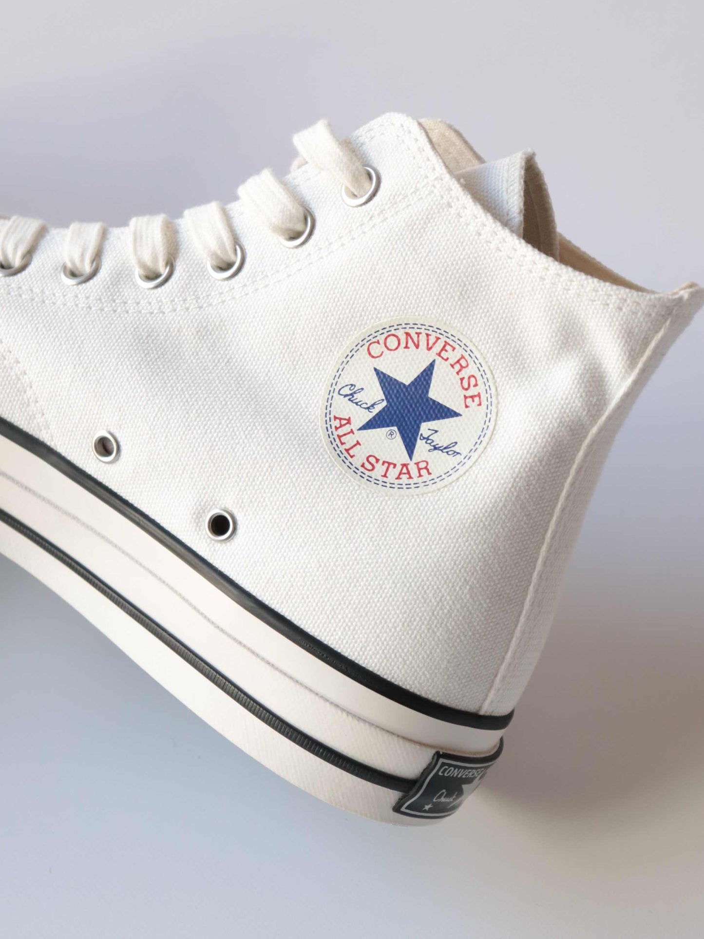 CHUCK TAYLOR CANVAS HI