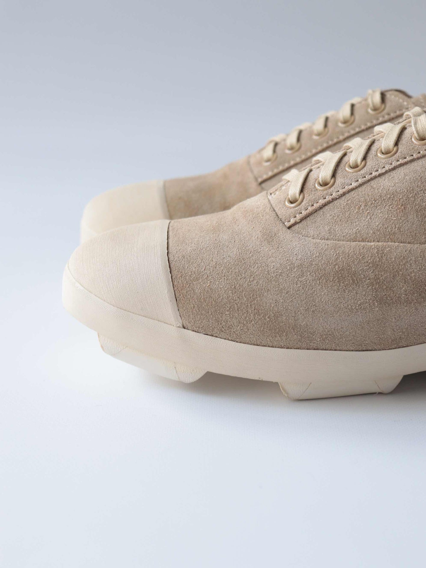 P.T.U TRAINER-FOLK W