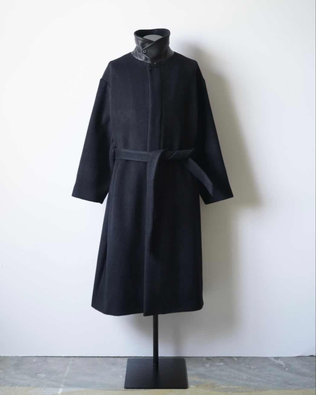 OVERSIZED COAT WITH LEATHER PATCH