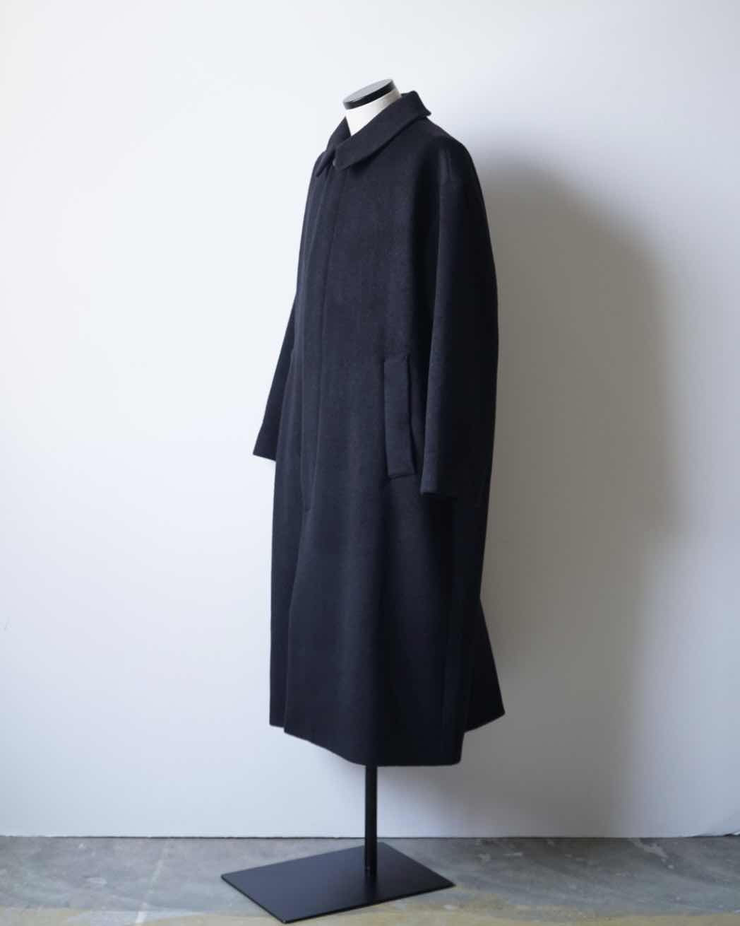 OVERSIZED COAT WITH LEATHER PATCH