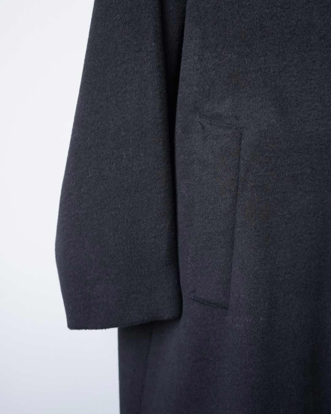 OVERSIZED COAT WITH LEATHER PATCH