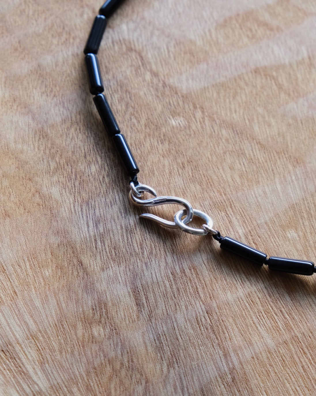 SMALL TUBE ONYX NECKLACE