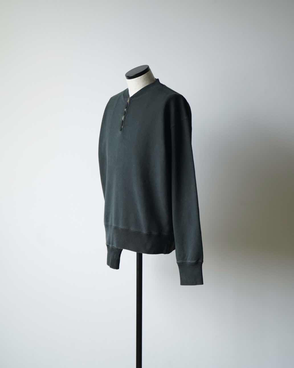 HALF ZIP SWEATSHIRT