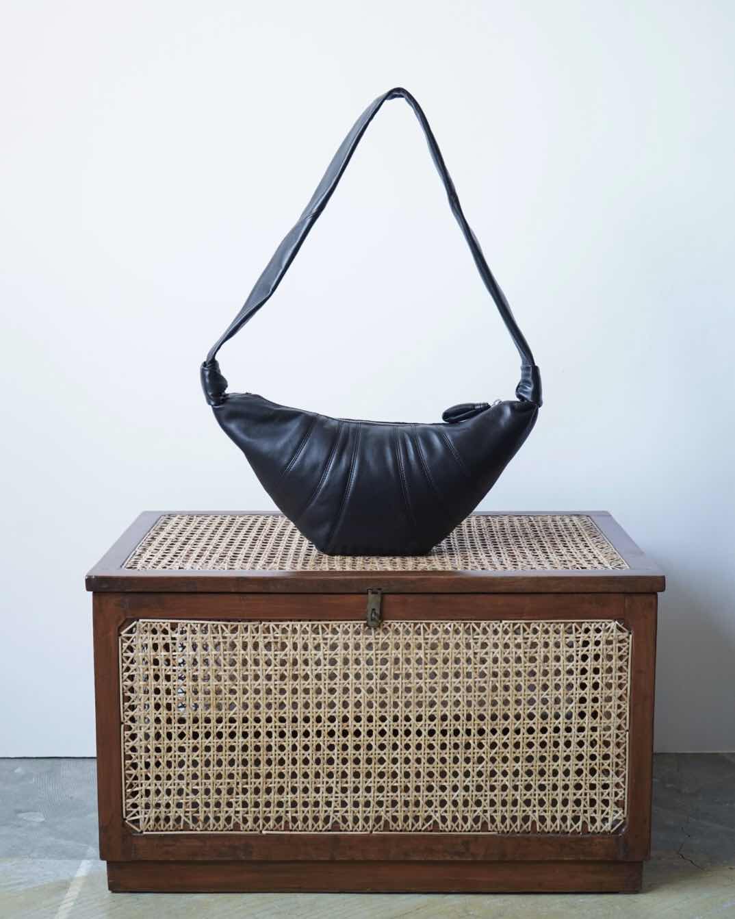 MEDIUM CROISSANT BAG