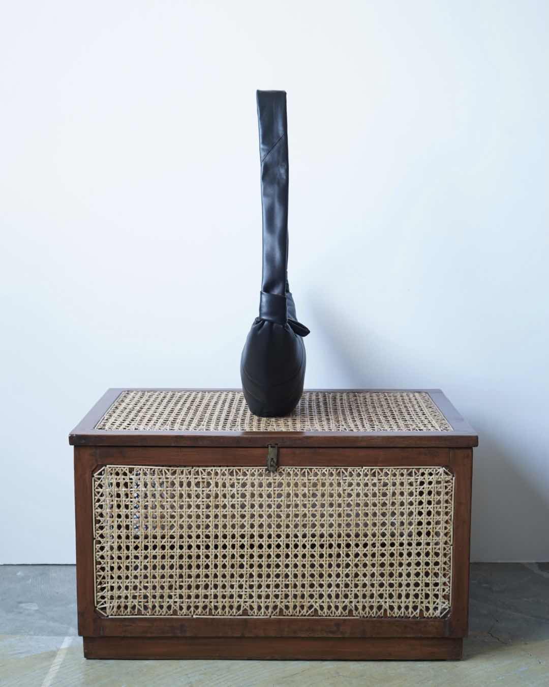 MEDIUM CROISSANT BAG