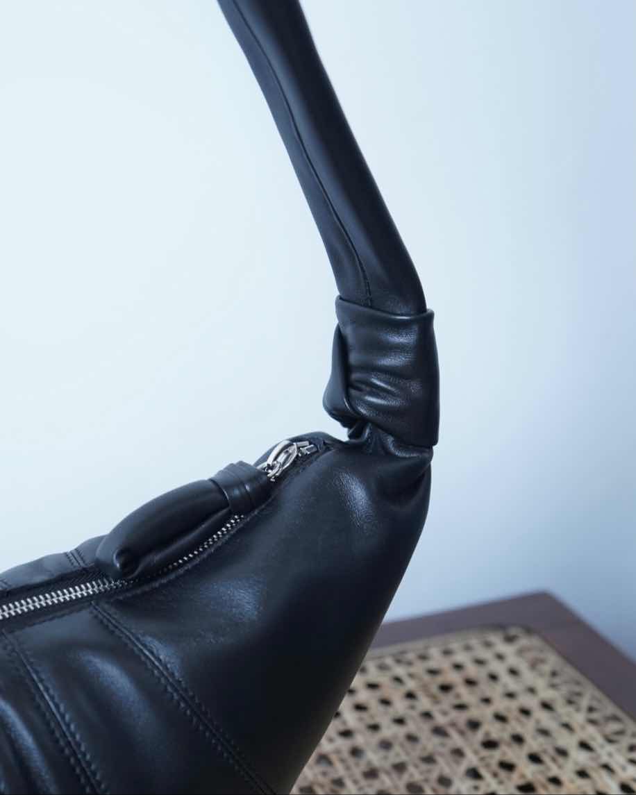 MEDIUM CROISSANT BAG