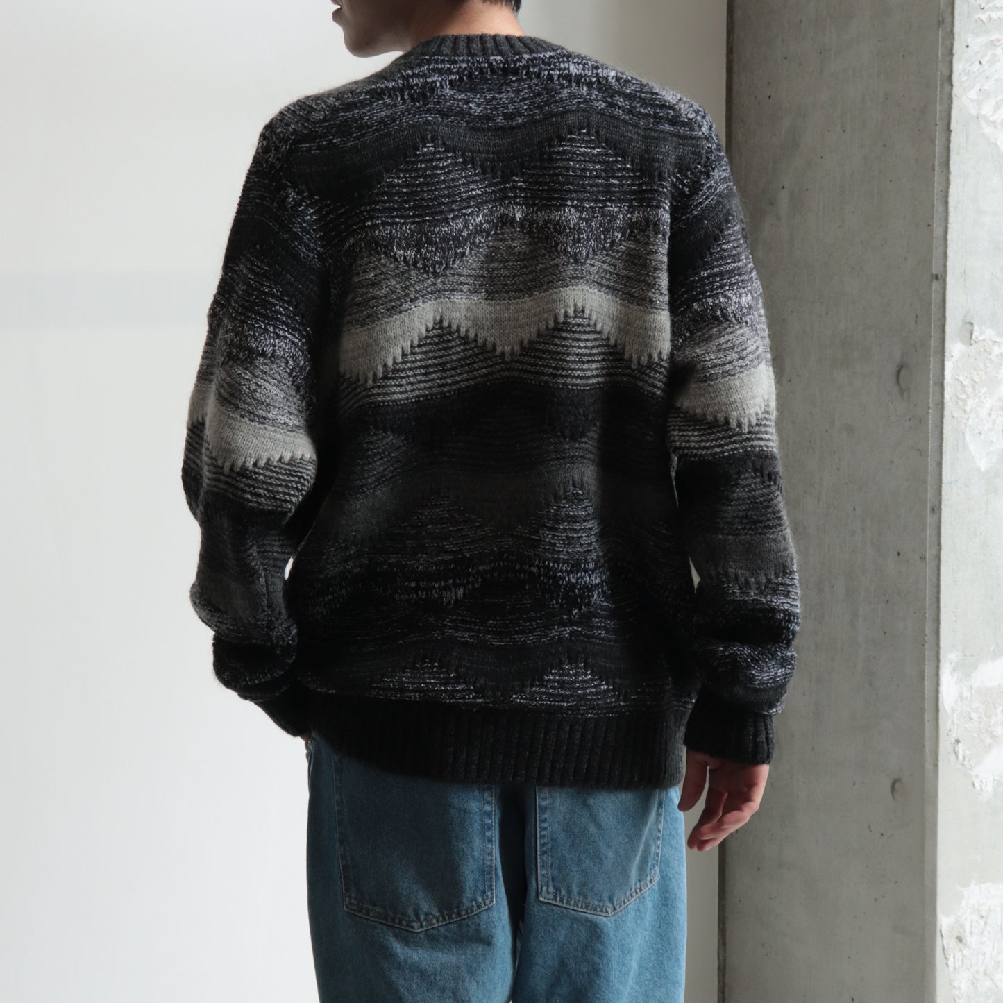 ABSTRACT CREWNECK KNIT