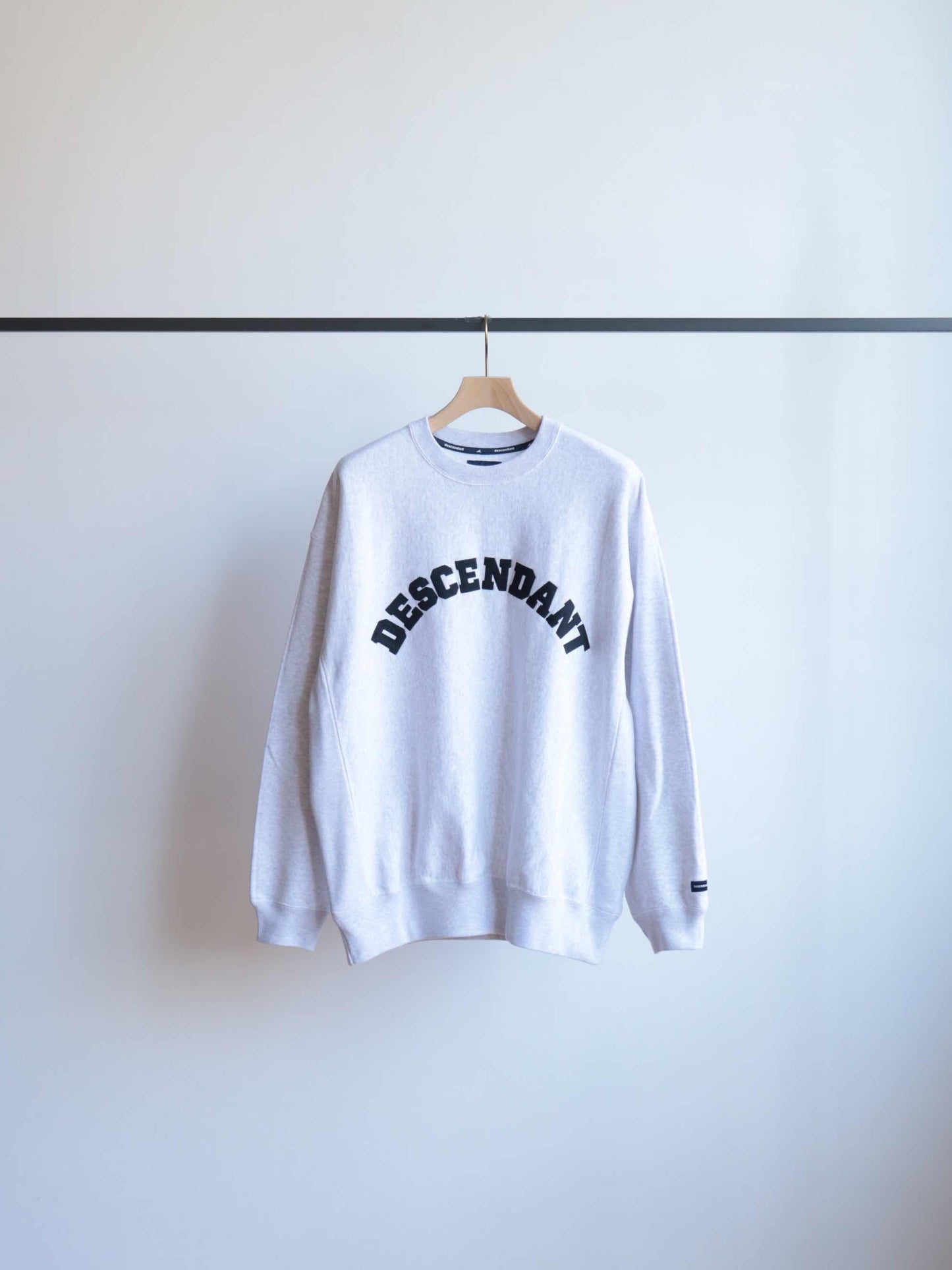 BREACHING CREW NECK