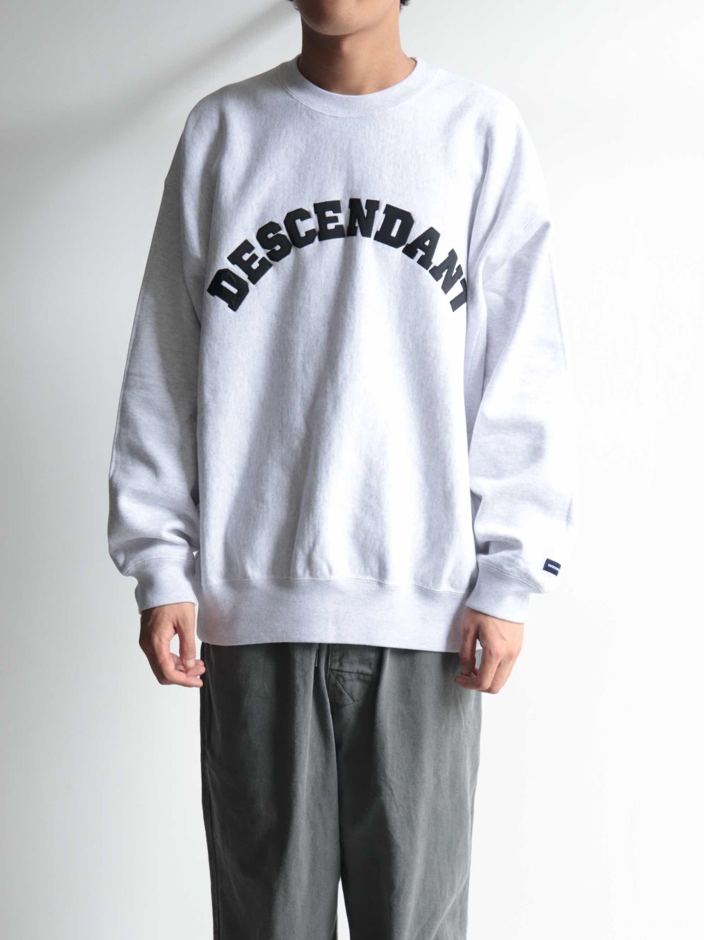 BREACHING CREW NECK