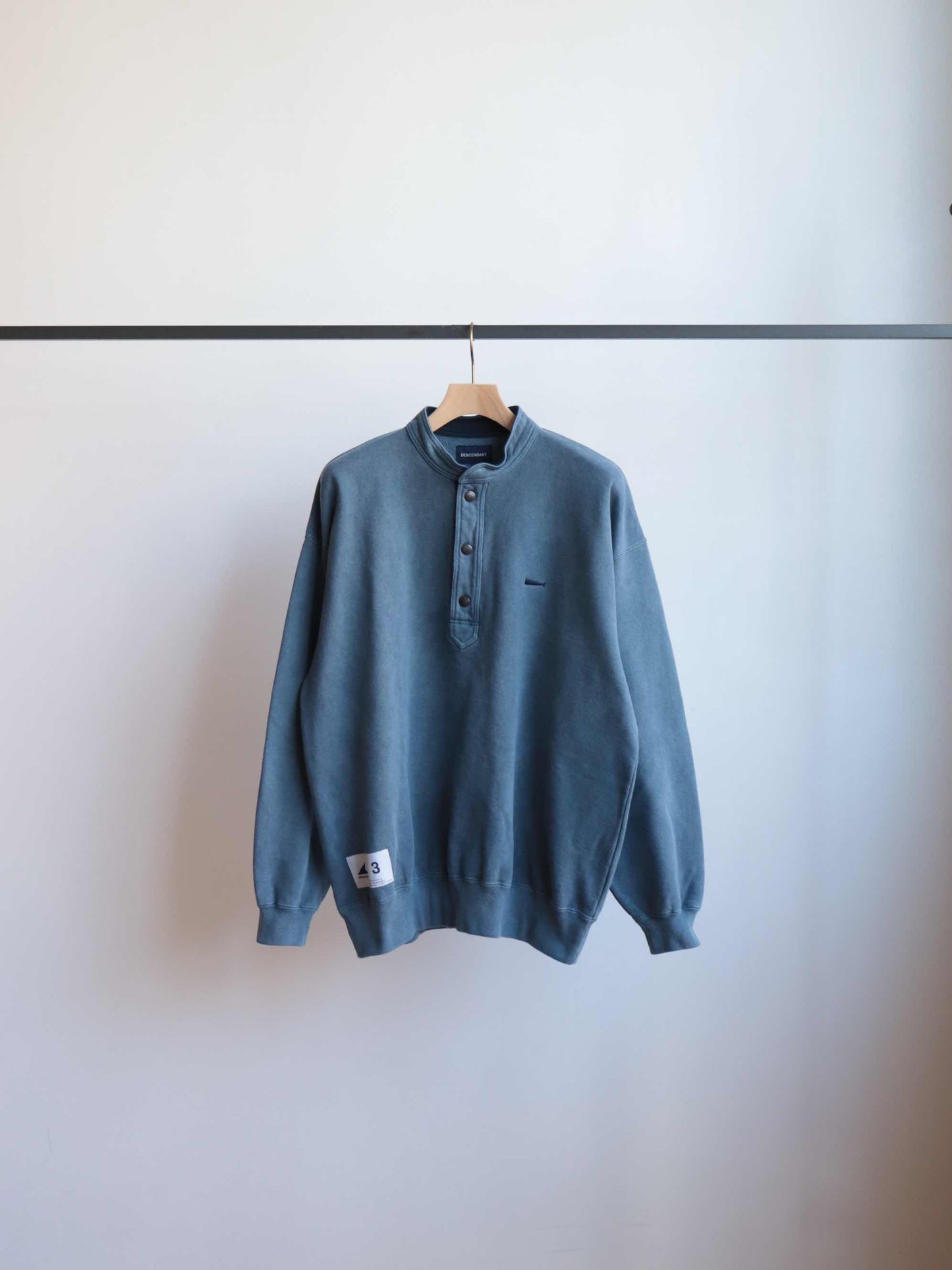 VOIL HENLEY NECK PIGMENT DYE