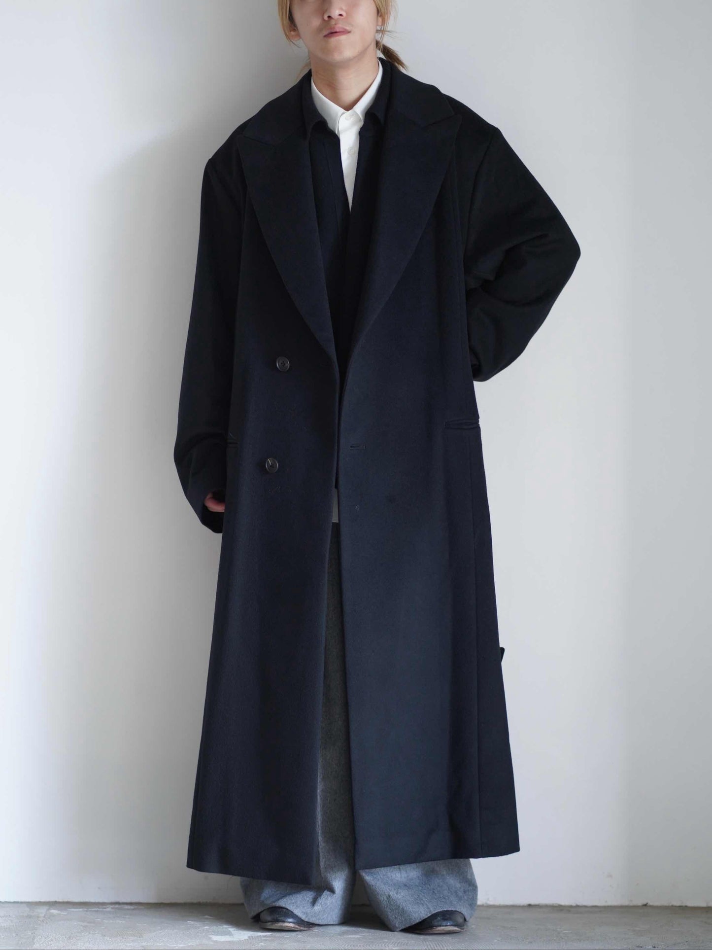 OVERSIZED MAXI-LENGTH PEAK LAPEL COAT