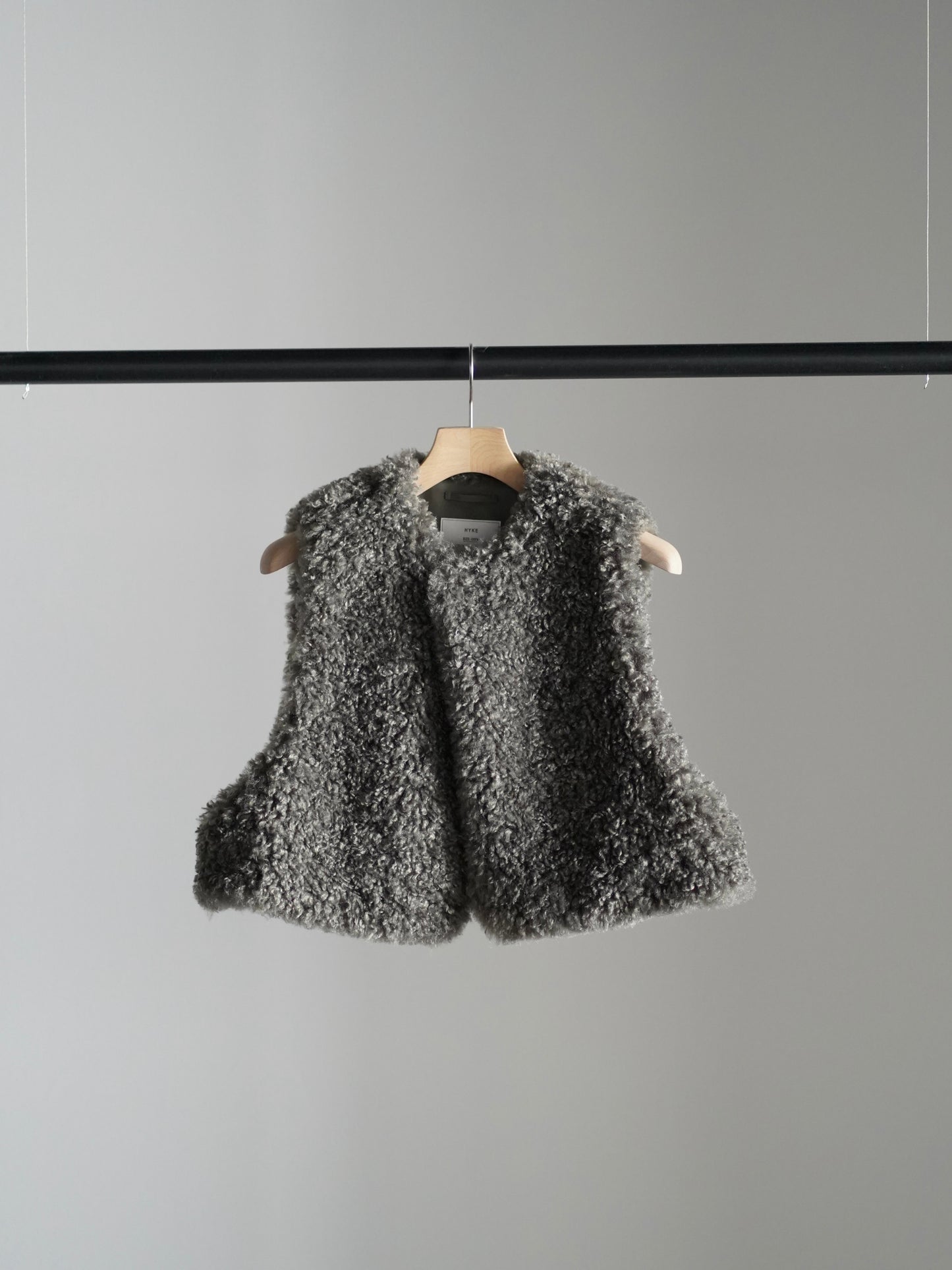 FAUX SHEARLING CROPPED VEST