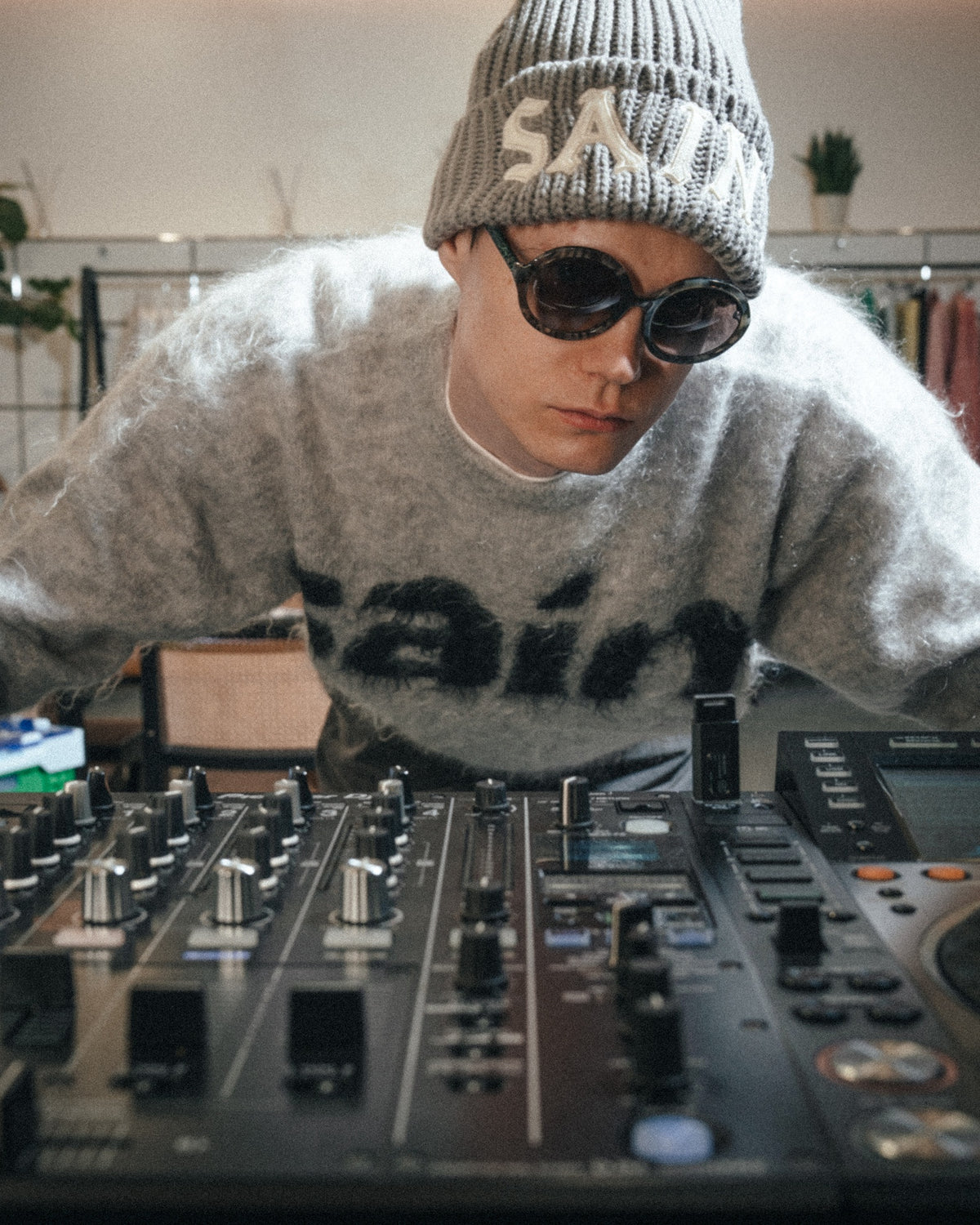 080 KNIT CAP / SAINT