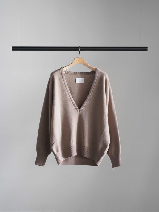 EXTRA FINE WOOL KNIT DEEP V NECK LS