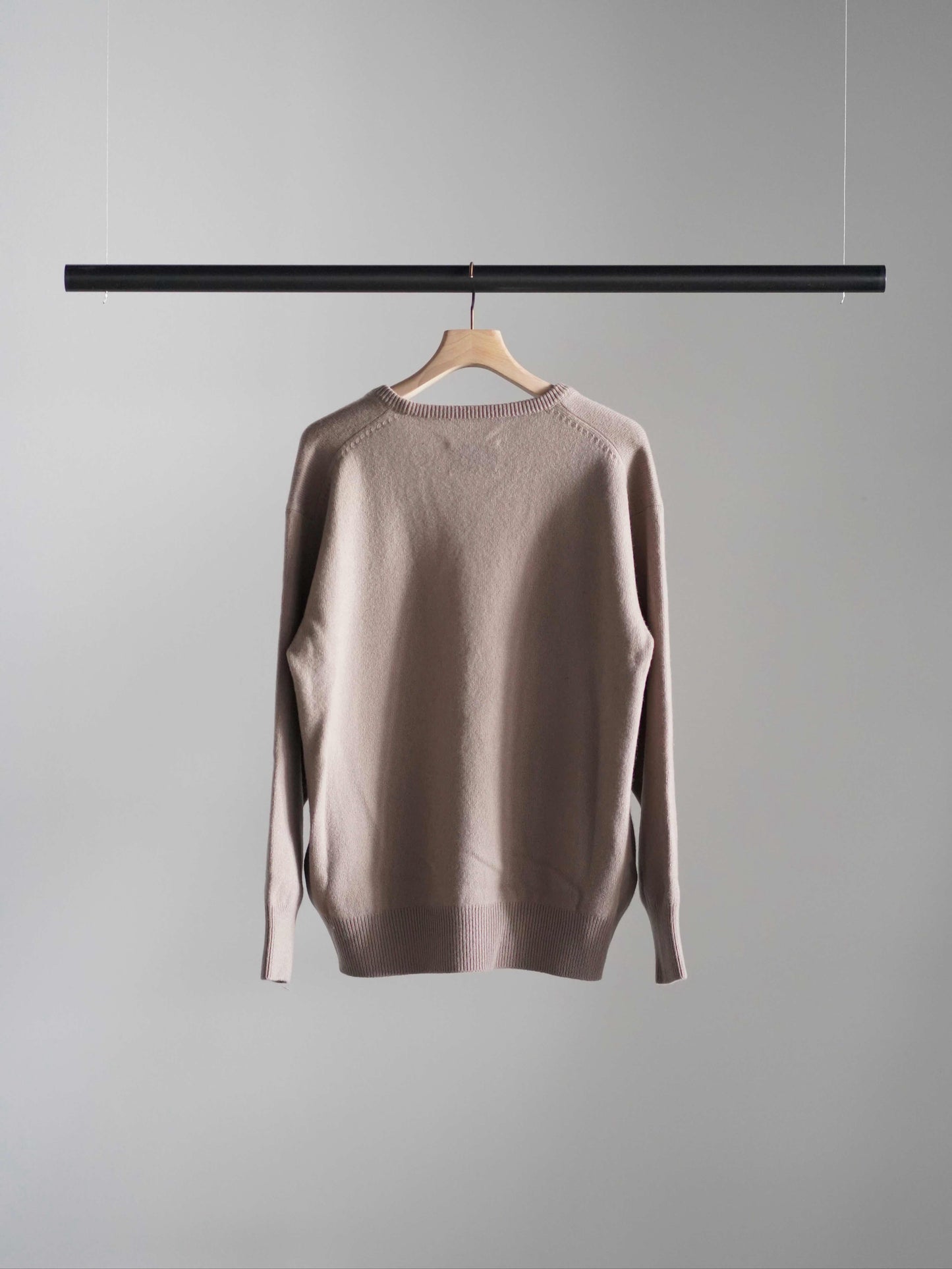 EXTRA FINE WOOL KNIT DEEP V NECK LS