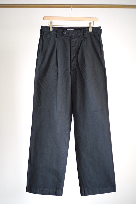 GARMENT-DYED FINX LIGHT CHINO ONE-TUCK WIDE PANTS