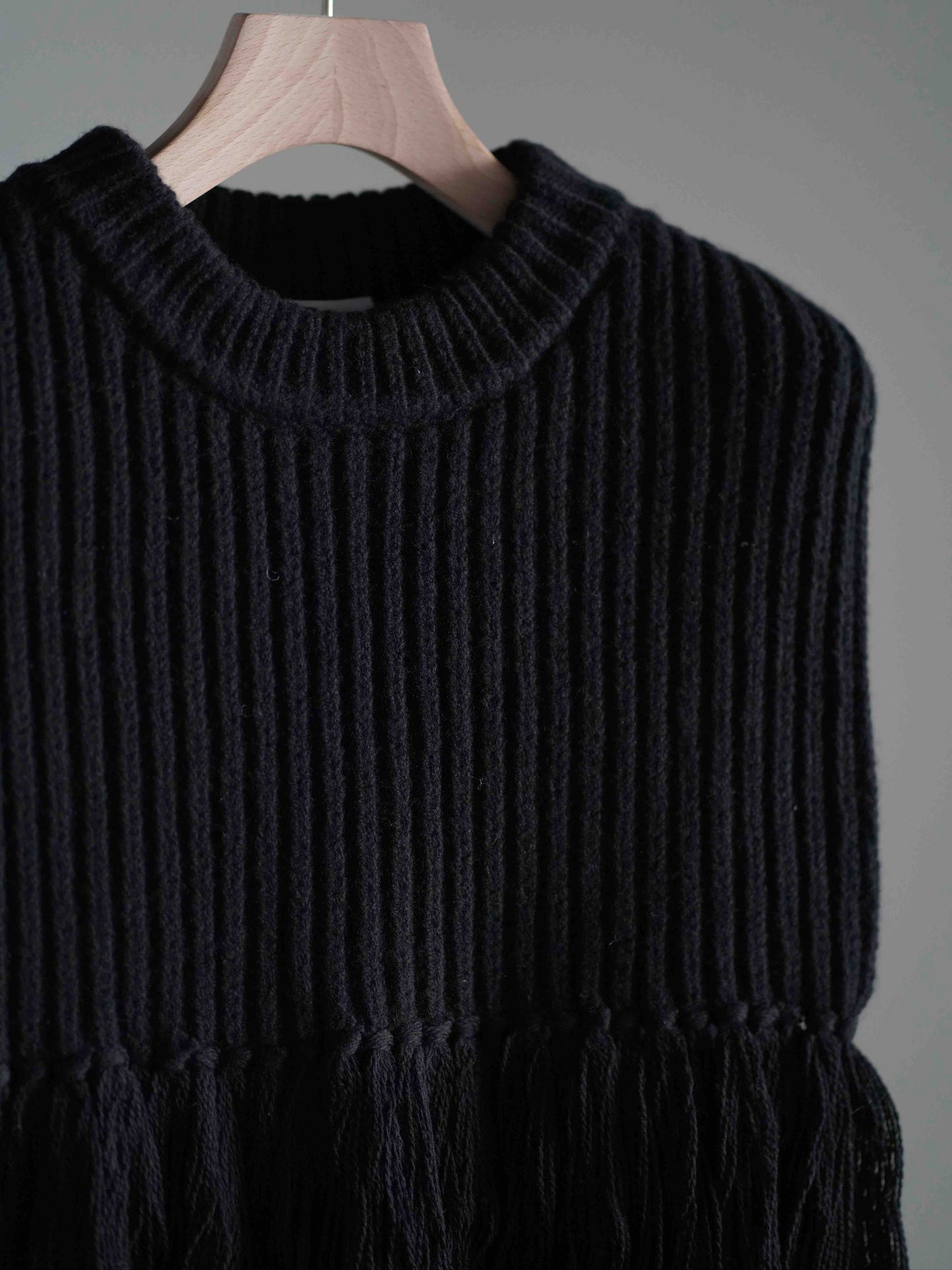 WOOL RIBBED SWEATER TOP WITH FRINGE