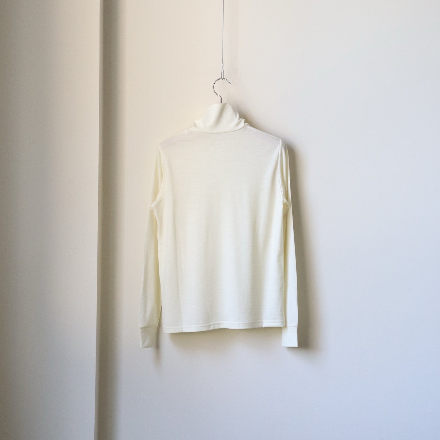 WOOL TURTLE NECK TEE