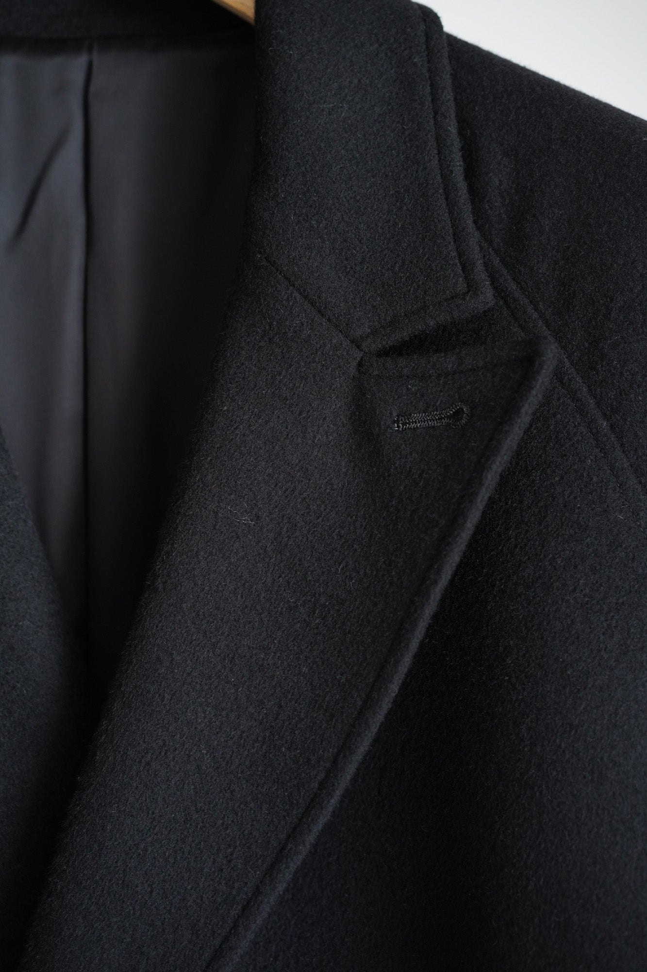 WOOL CASHMERE OVERSIZED PEAK LAPEL CHESTER COAT