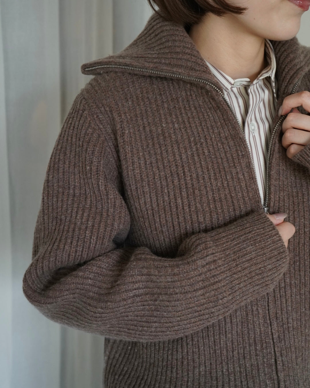 RIBBED ZIP SWEATER