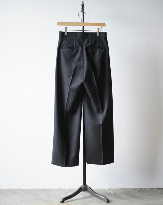 BLUEFACED WOOL TWO-TUCK SLACKS