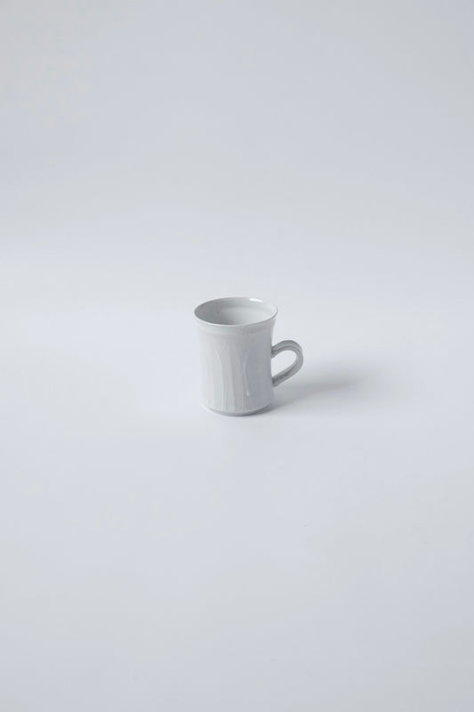 白磁蓮弁彫マグカップ
