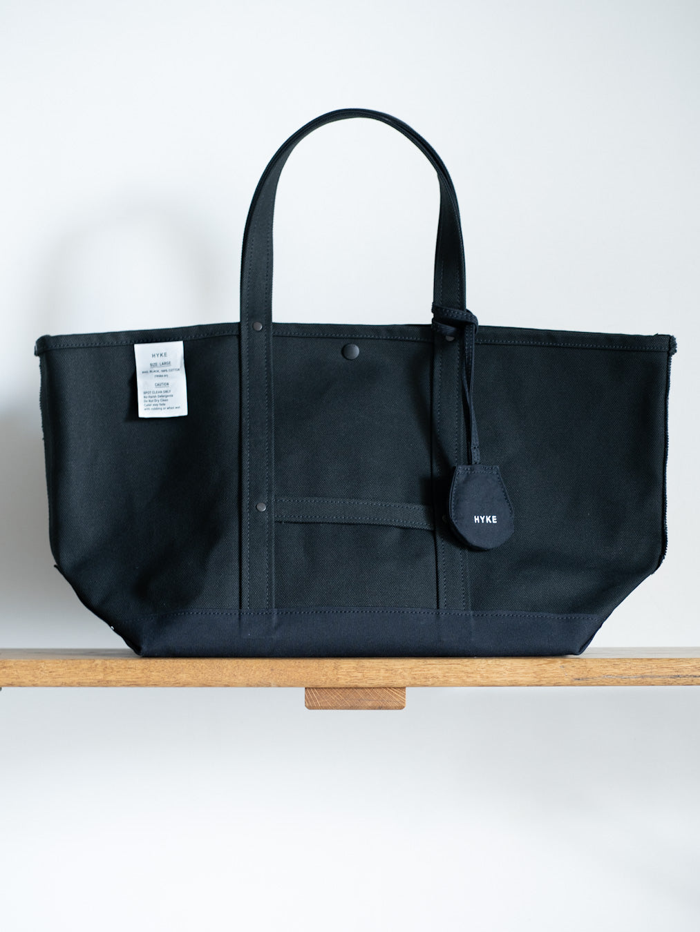 新品　＜HYKE＞ハイク　トートバック Large HYKE | TOTE BAG(LARGE) | 公式通販 – イデアル公式オンラインショップ