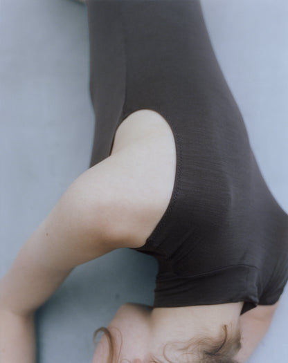COCO Sleeveless Mock Neck