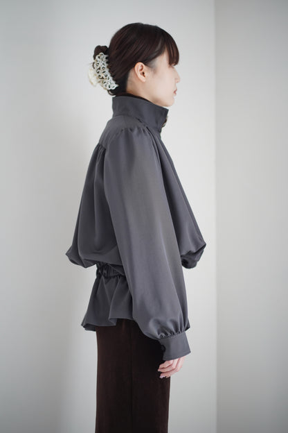 FINE WOOL SUITING GATHERED BELTED BLOUSON