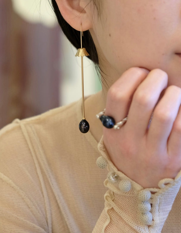 R.ALAGAN / LAMP EARRING
