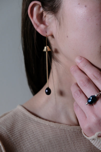 R.ALAGAN / LAMP EARRING