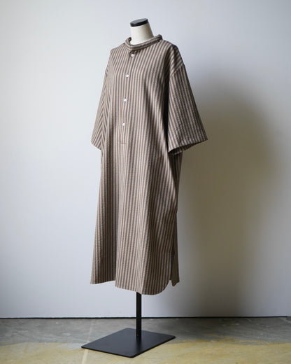 CAFTAN WITH PADDED COLLAR