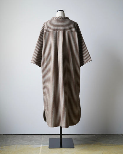 CAFTAN WITH PADDED COLLAR