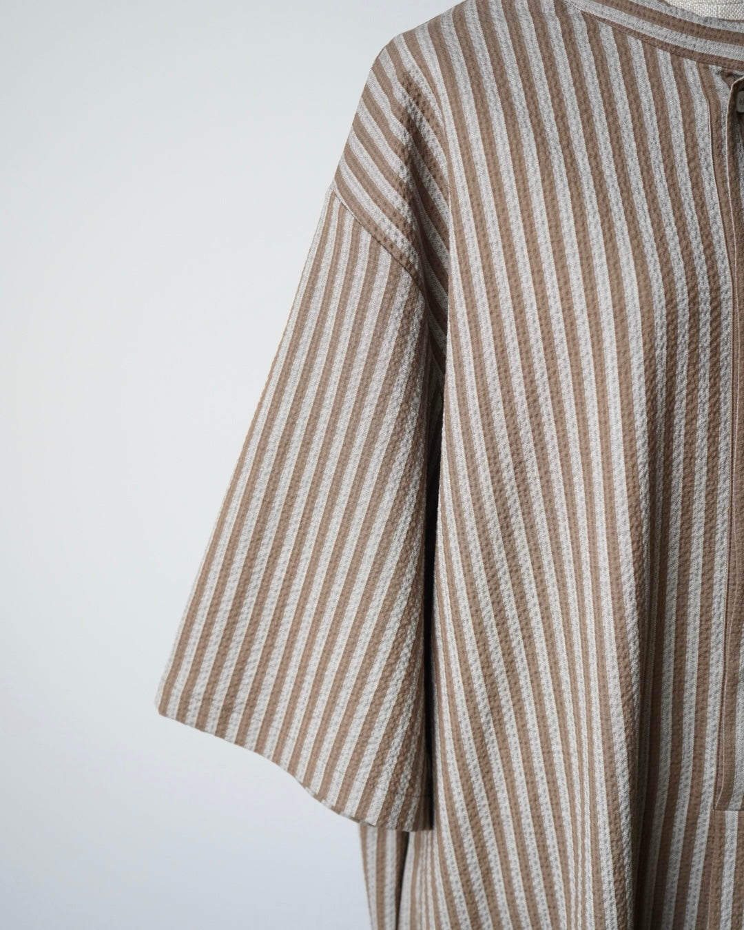 CAFTAN WITH PADDED COLLAR