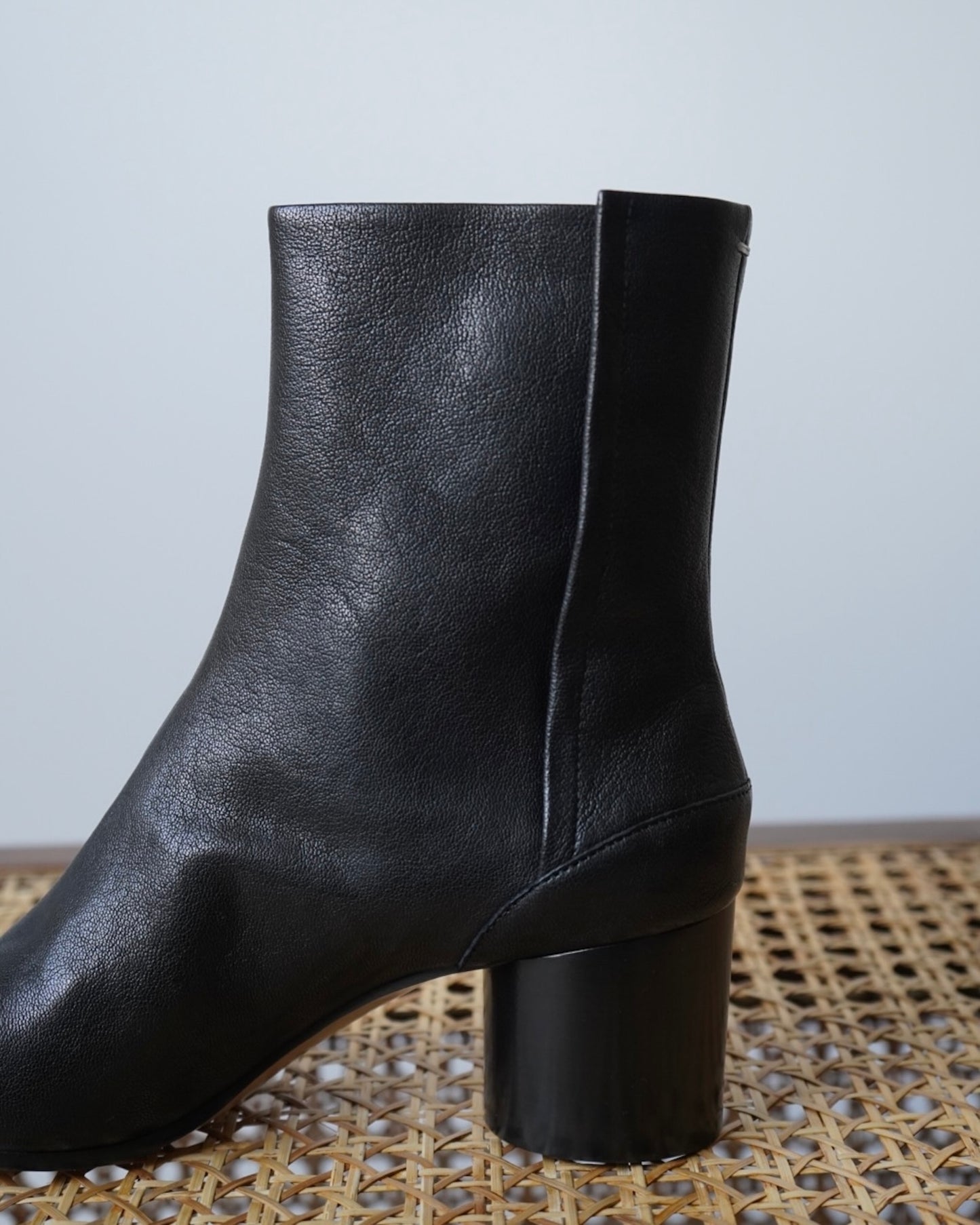 S58WU0246 TABI BOOTS