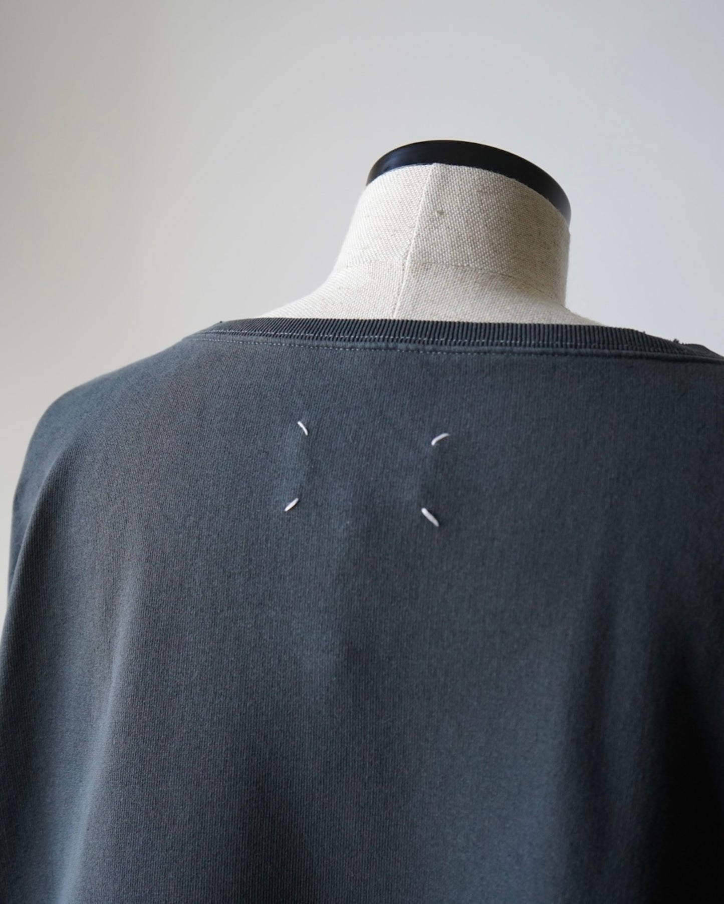 S50GU0235 STAMP LOGO SWEATSHIRT