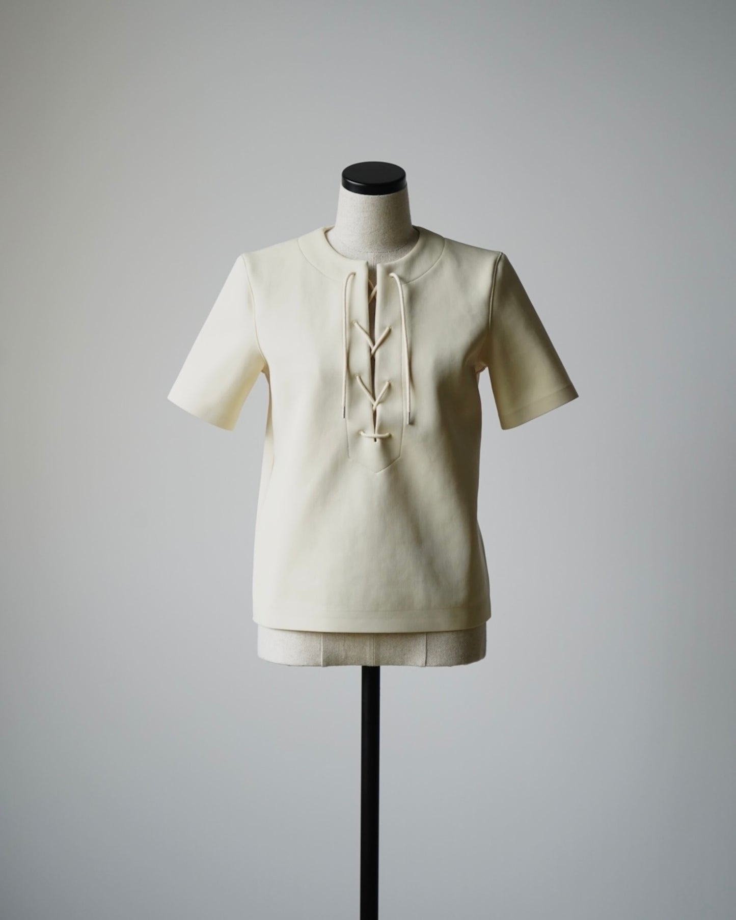 AURALEE / WETSUIT JERSEY LACE UP TEE