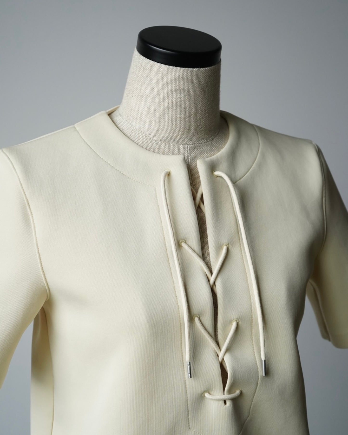 AURALEE / WETSUIT JERSEY LACE UP TEE