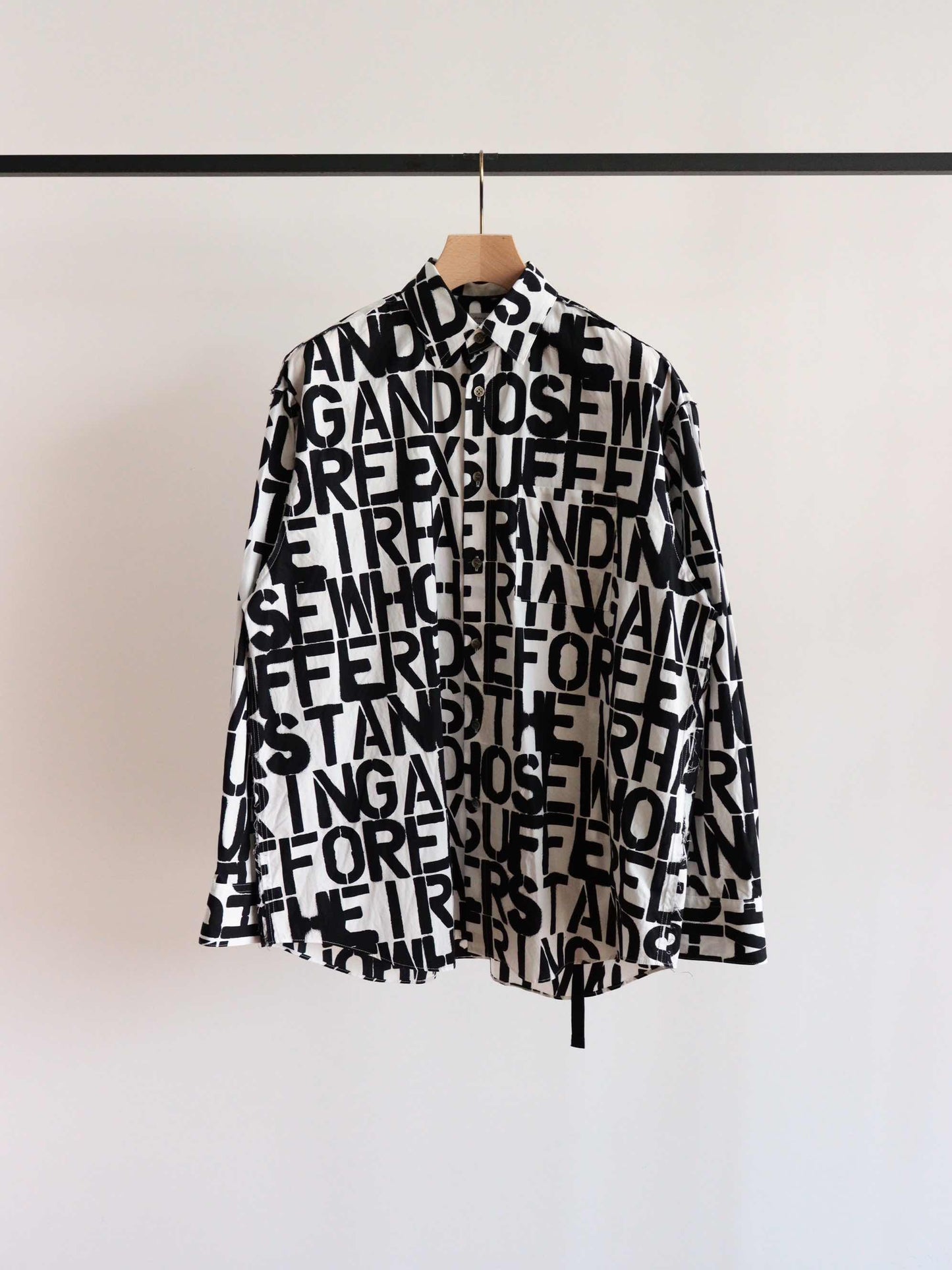 regular collar shirt