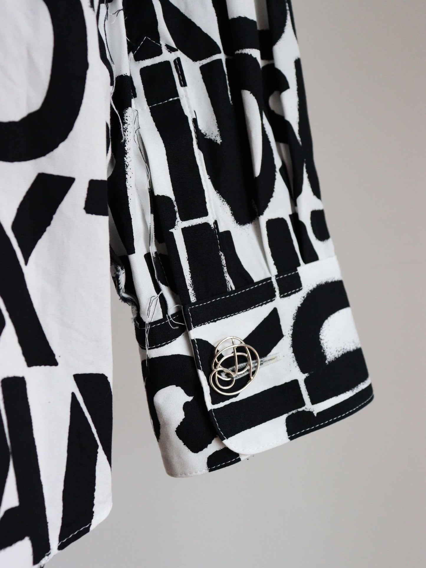 regular collar shirt