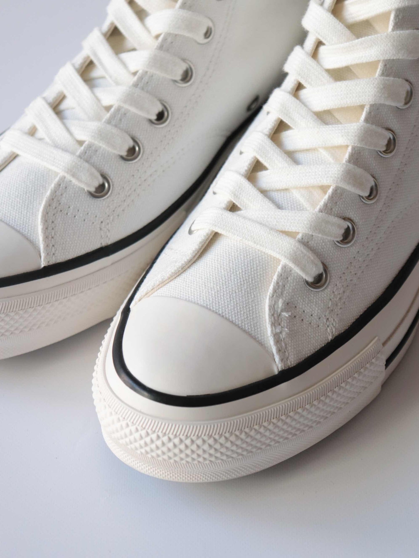 CHUCK TAYLOR CANVAS HI