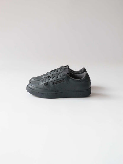 × Reebok SNEAKERS