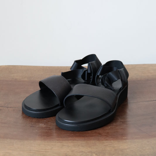 F01-0003 Sandals_Grained leather