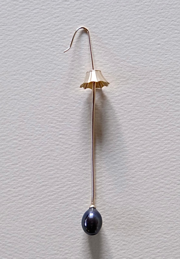 R.ALAGAN / LAMP EARRING