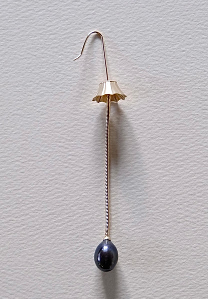 R.ALAGAN / LAMP EARRING